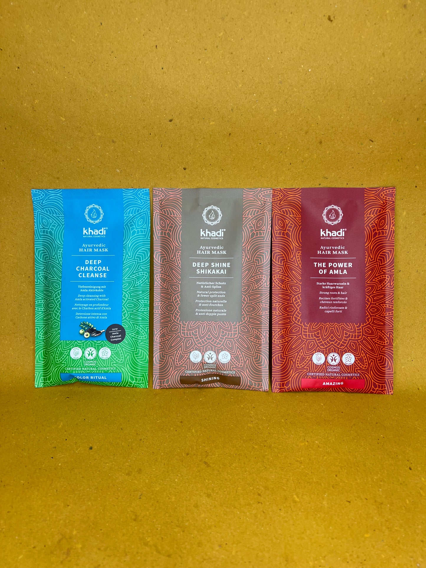 Ayurvedische Haarmasken und Pulvershampoo (je 50g)