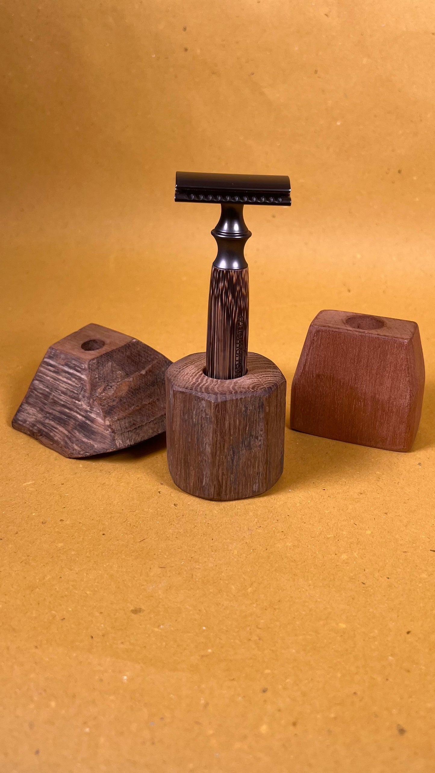 Holzhalterungen -handmade-